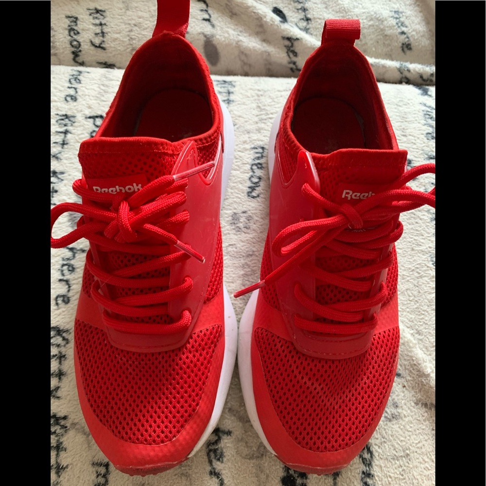 Reebox DMXFOAM red woman’s running shoes size 7.5
